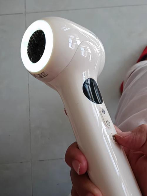 電吹風 從發型管家到指尖旋風的多面手